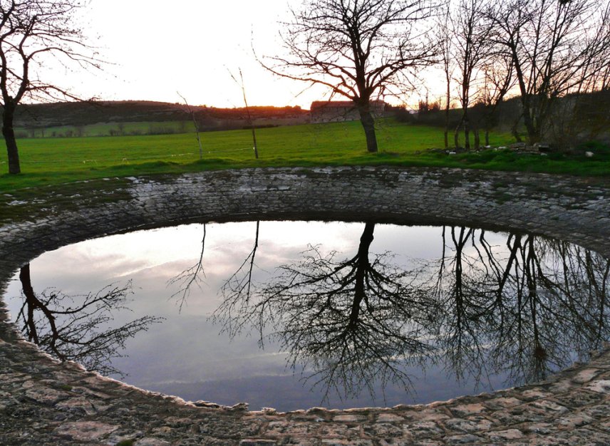 Lavogne pavée sur Larzac (12)